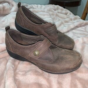 Clarks Women’s Gaberly Panama Loafer. Distressed Brown Leather. Size 9M